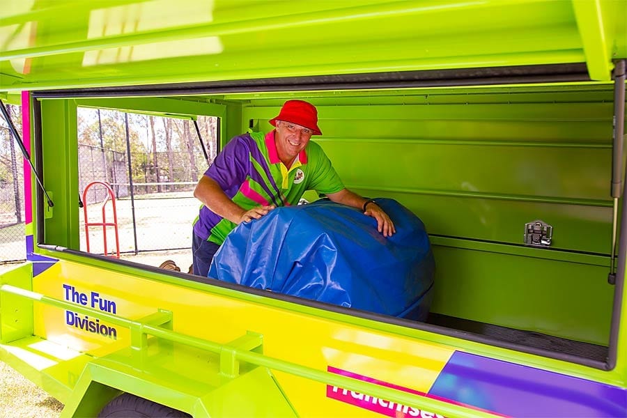 Professional Jumping Castle Hire vs DIY Pick-Up Operators: